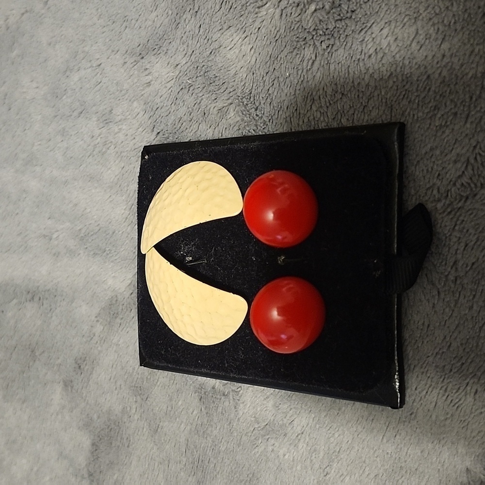 Vintage clip-on earing set